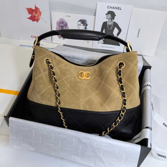 Chanel bag - Picture 1 of 8